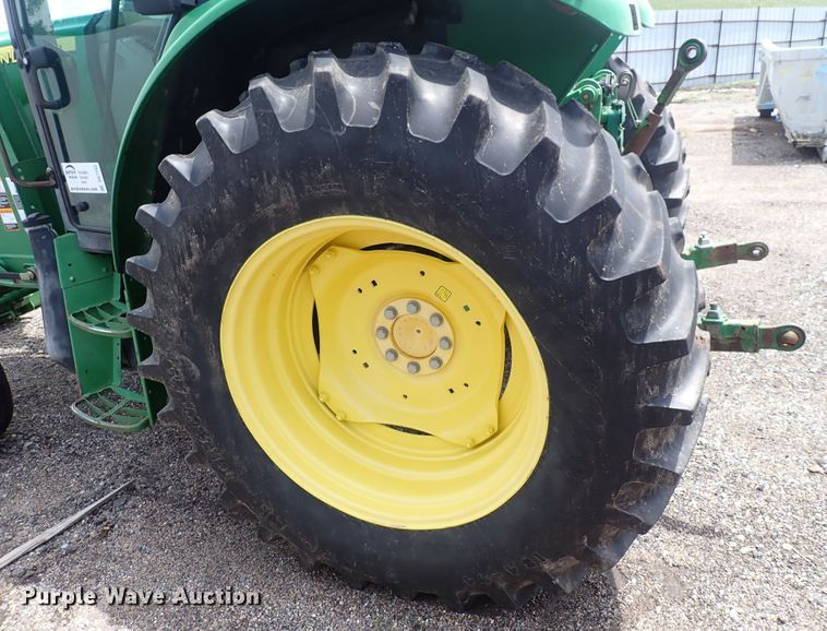 image for item DS7152 2003 John Deere 6320  tractor