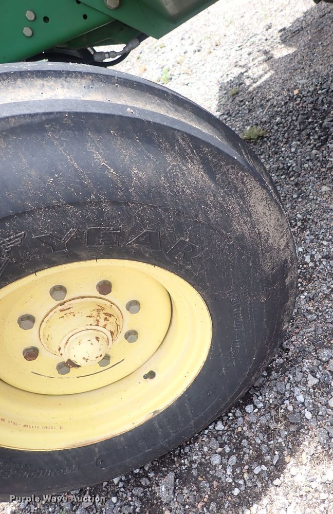 image for item DS7152 2003 John Deere 6320  tractor