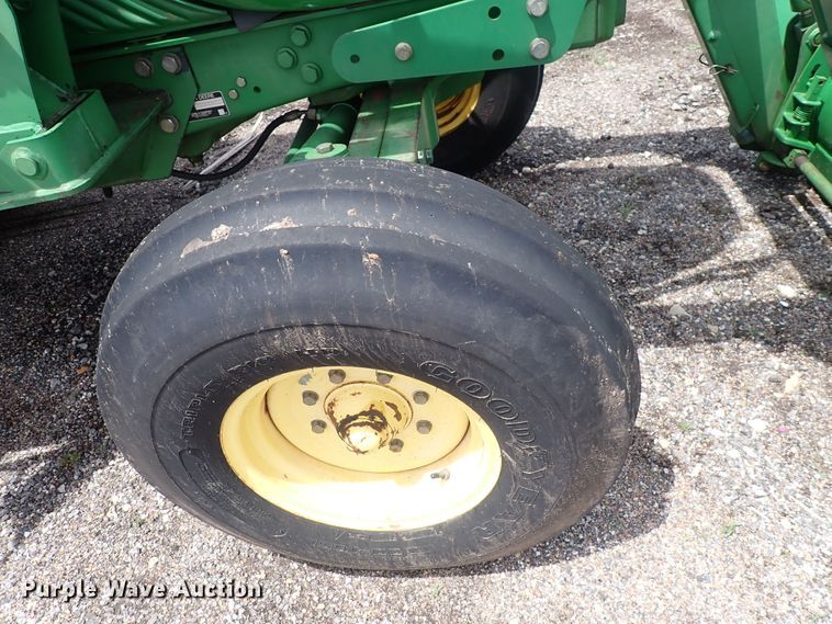 image for item DS7152 2003 John Deere 6320  tractor