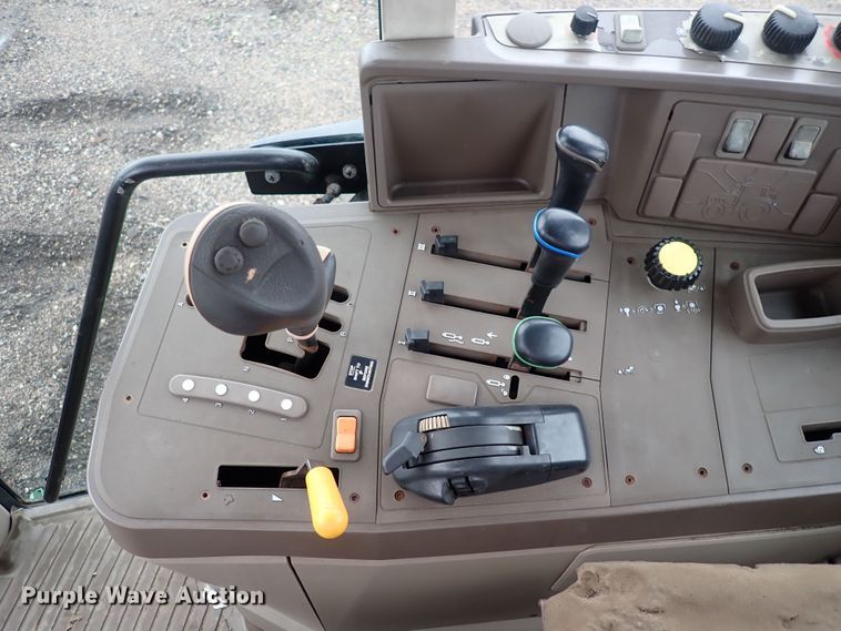 image for item DS7153 John Deere 7130 MFWD tractor