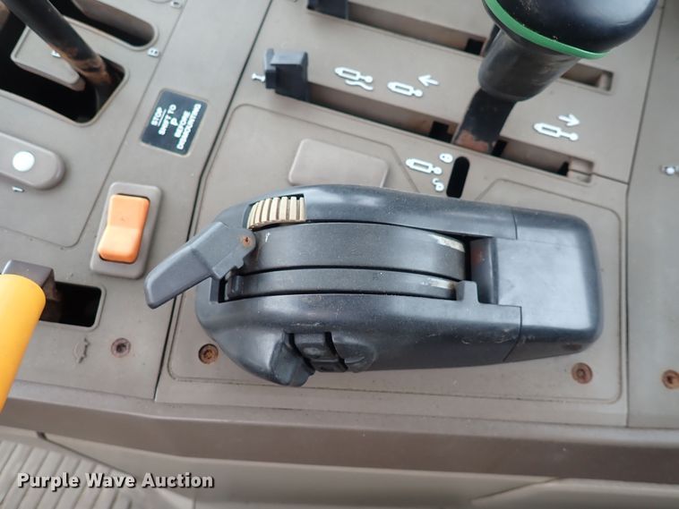 image for item DS7153 John Deere 7130 MFWD tractor