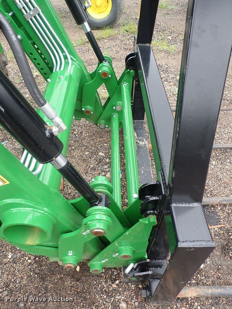 image for item DS7153 John Deere 7130 MFWD tractor