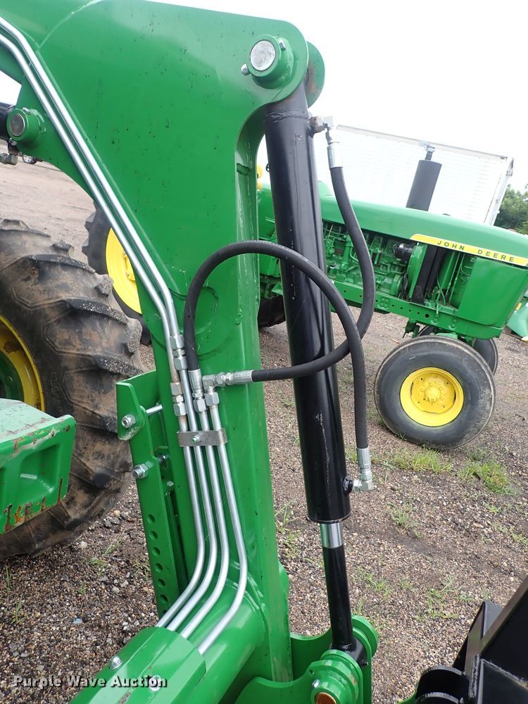 image for item DS7153 John Deere 7130 MFWD tractor