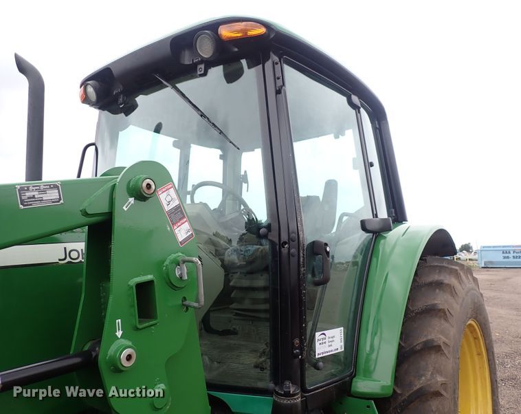 image for item DS7153 John Deere 7130 MFWD tractor