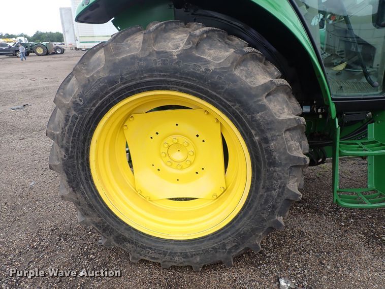 image for item DS7153 John Deere 7130 MFWD tractor