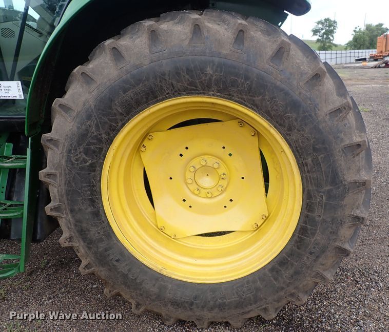 image for item DS7153 John Deere 7130 MFWD tractor