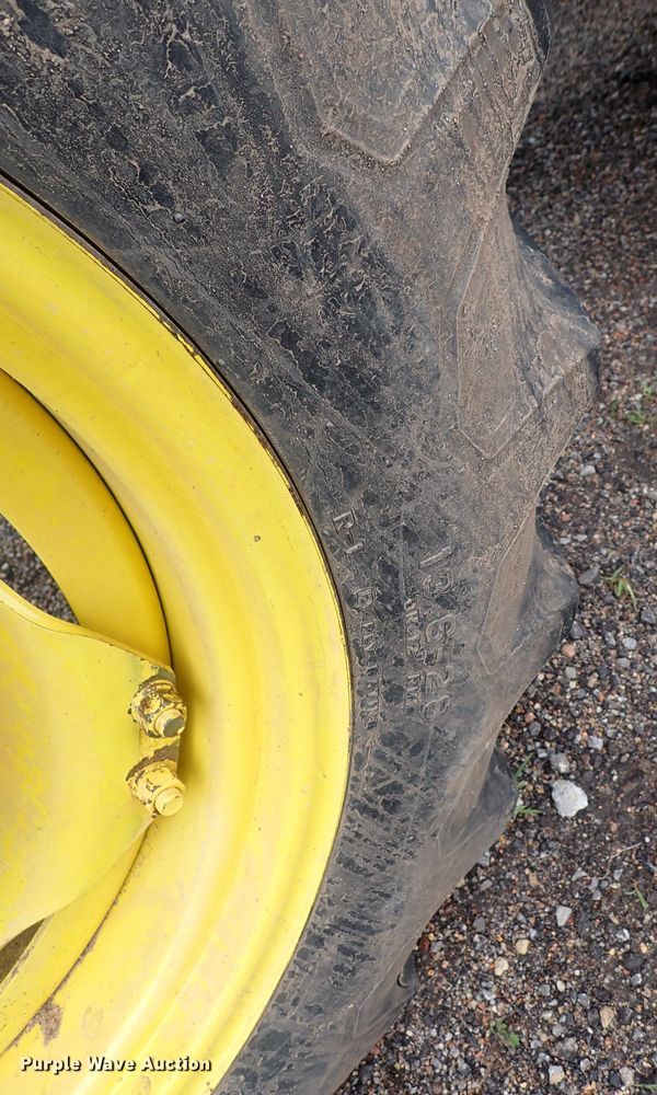 image for item DS7153 John Deere 7130 MFWD tractor