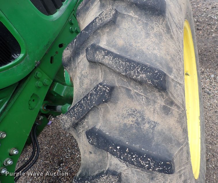 image for item DS7153 John Deere 7130 MFWD tractor