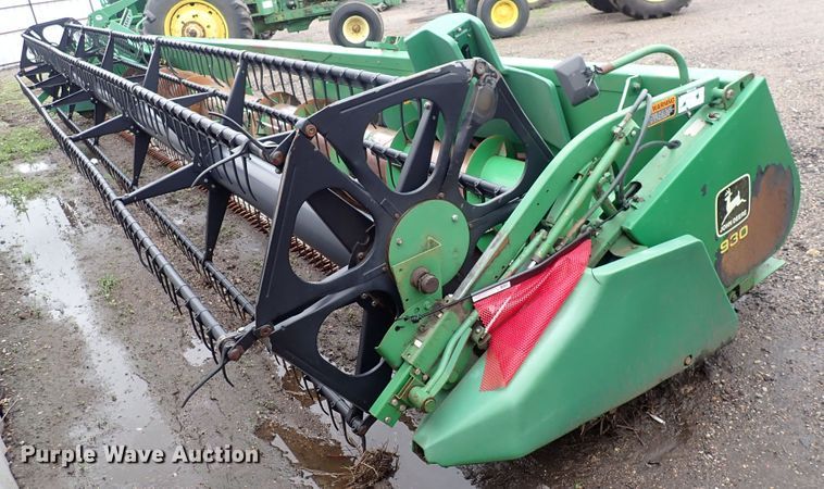 image for item DS7159 1996 John Deere 930  flex head