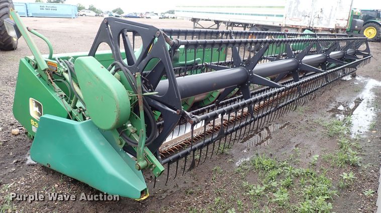 image for item DS7159 1996 John Deere 930  flex head
