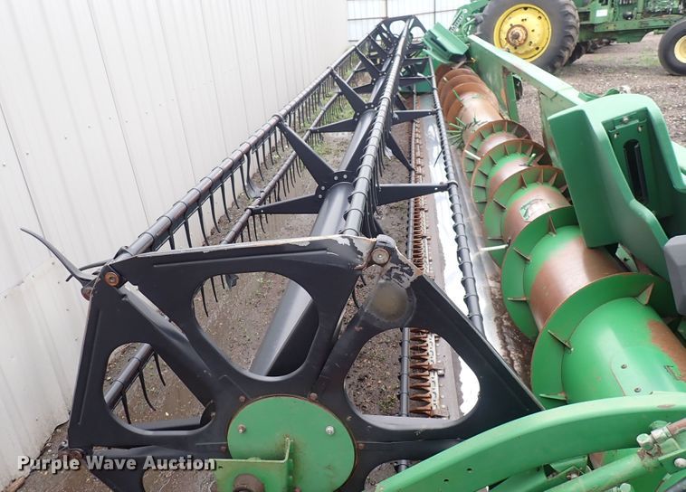 image for item DS7159 1996 John Deere 930  flex head