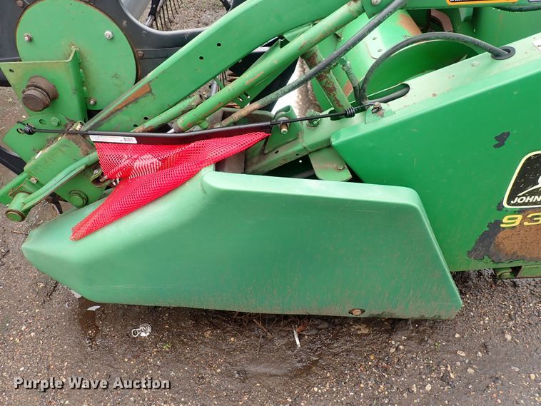 image for item DS7159 1996 John Deere 930  flex head