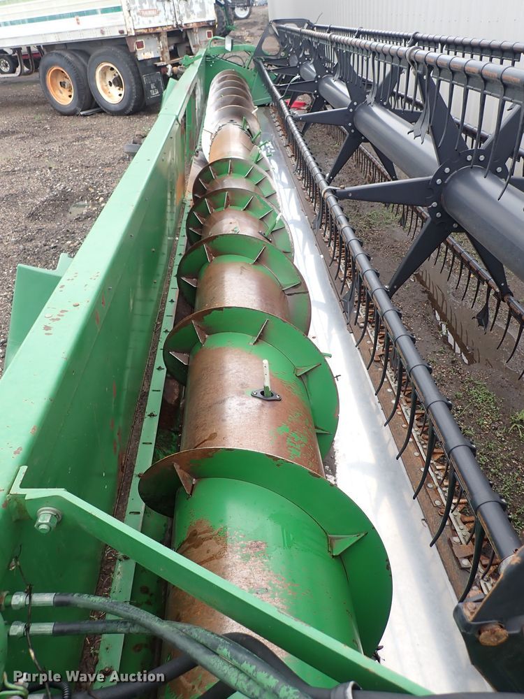 image for item DS7159 1996 John Deere 930  flex head