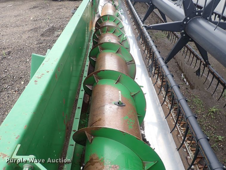 image for item DS7159 1996 John Deere 930  flex head