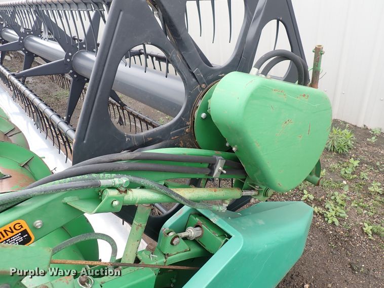 image for item DS7159 1996 John Deere 930  flex head