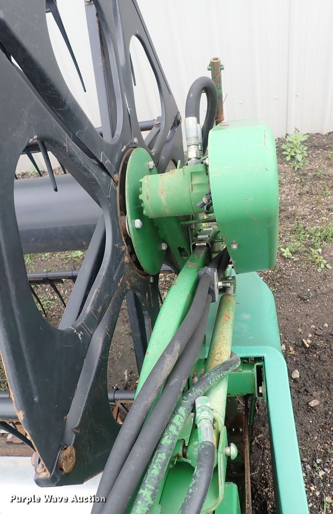 image for item DS7159 1996 John Deere 930  flex head