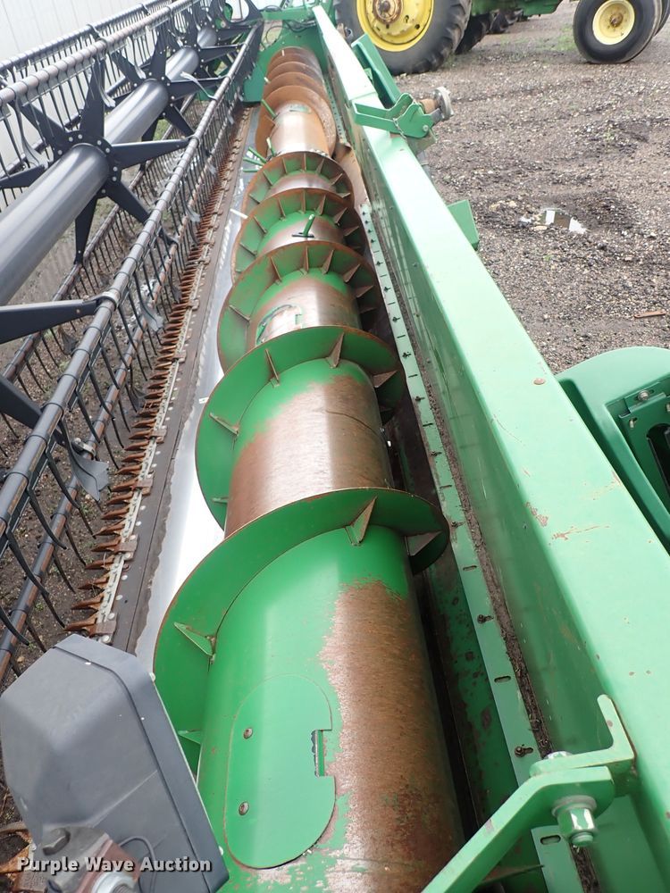 image for item DS7159 1996 John Deere 930  flex head