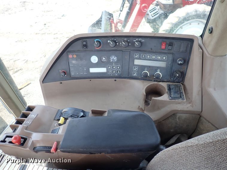 image for item DS7165 1995 John Deere 8400  MFWD tractor