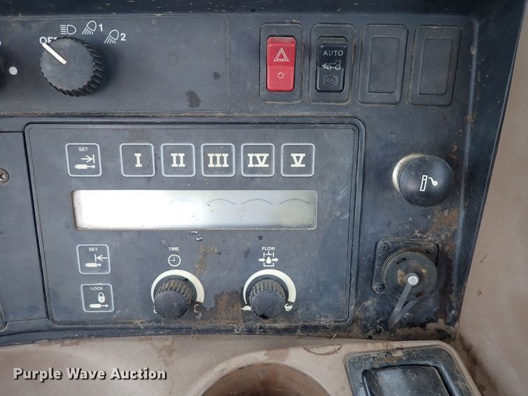 image for item DS7165 1995 John Deere 8400  MFWD tractor