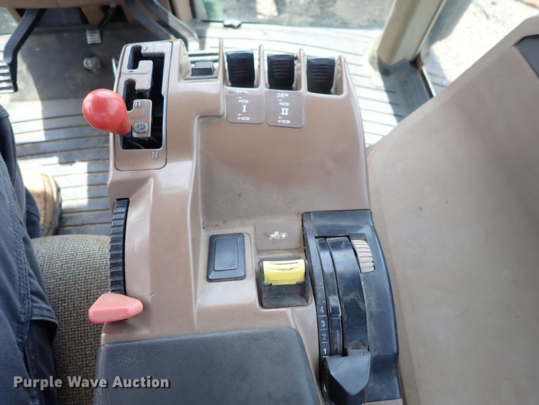 image for item DS7165 1995 John Deere 8400  MFWD tractor