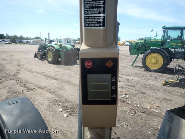 image for item DS7165 1995 John Deere 8400  MFWD tractor