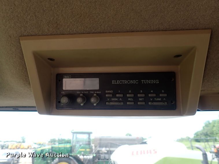 image for item DS7165 1995 John Deere 8400  MFWD tractor