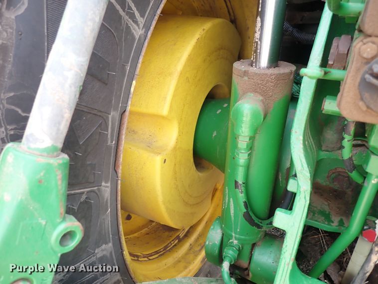 image for item DS7165 1995 John Deere 8400  MFWD tractor