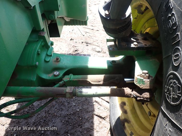 image for item DS7165 1995 John Deere 8400  MFWD tractor