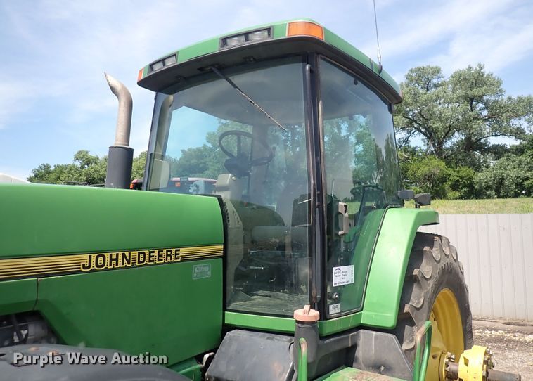 image for item DS7165 1995 John Deere 8400  MFWD tractor