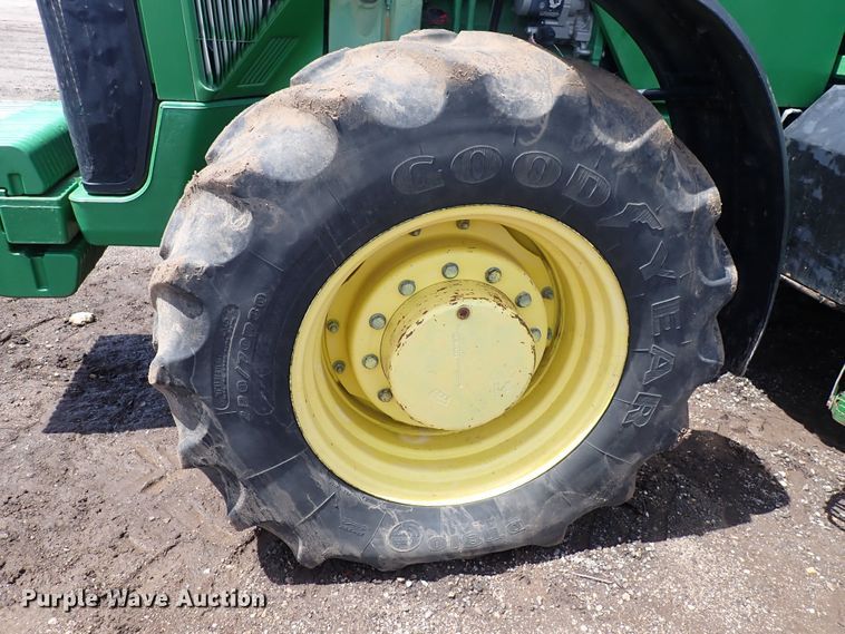 image for item DS7165 1995 John Deere 8400  MFWD tractor