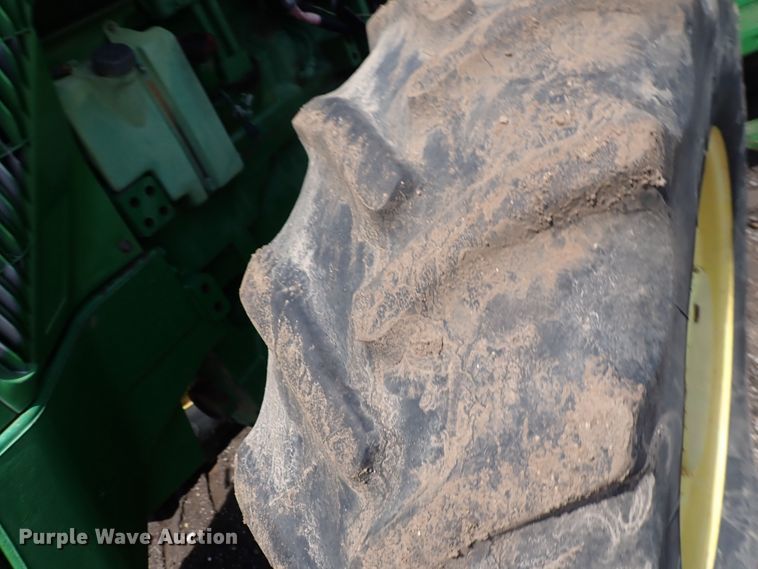 image for item DS7165 1995 John Deere 8400  MFWD tractor