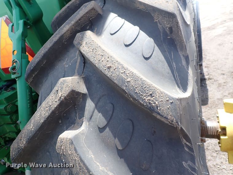 image for item DS7165 1995 John Deere 8400  MFWD tractor