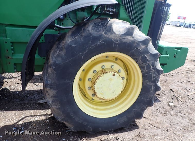 image for item DS7165 1995 John Deere 8400  MFWD tractor