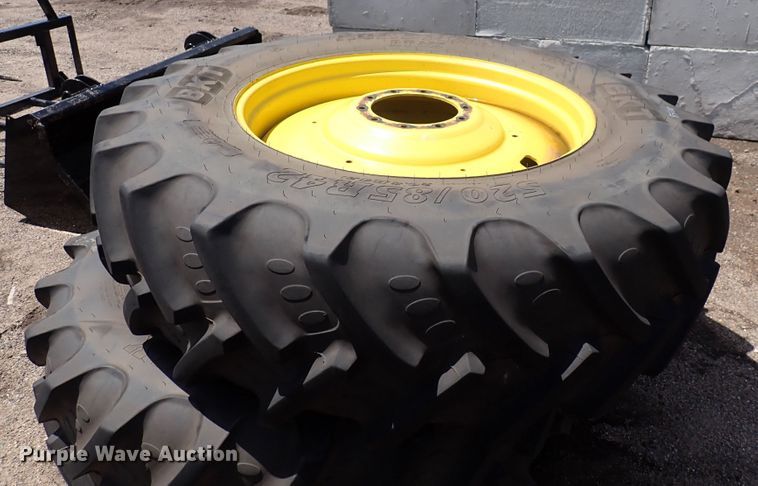 image for item DS7165 1995 John Deere 8400  MFWD tractor