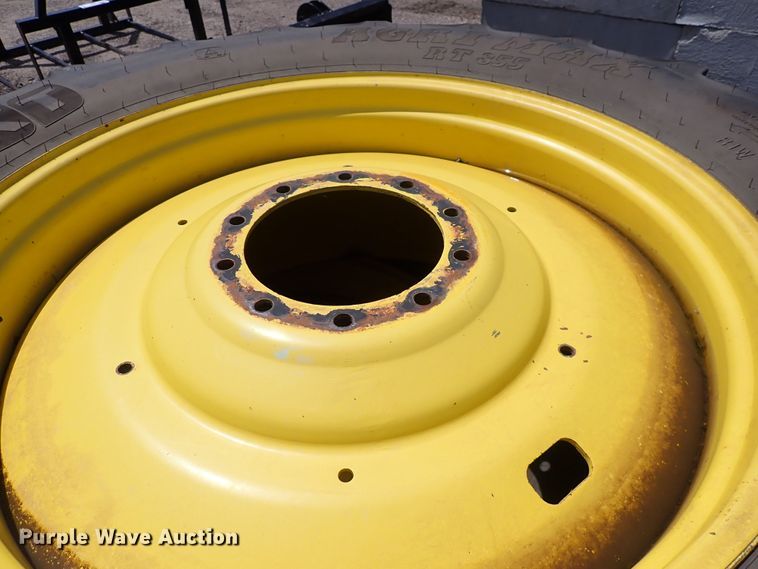 image for item DS7165 1995 John Deere 8400  MFWD tractor