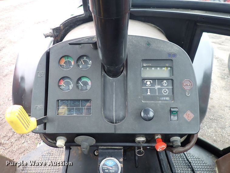 image for item DS7166 1988 John Deere 4450  MFWD tractor