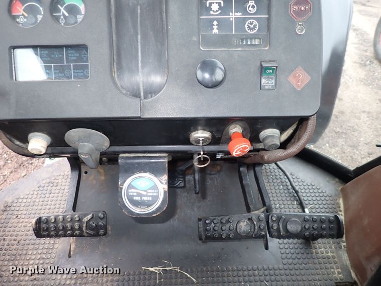 image for item DS7166 1988 John Deere 4450  MFWD tractor