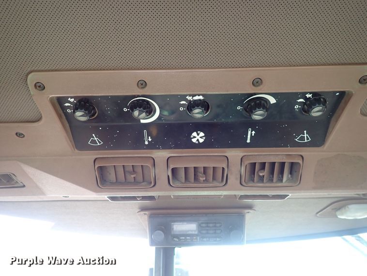 image for item DS7166 1988 John Deere 4450  MFWD tractor