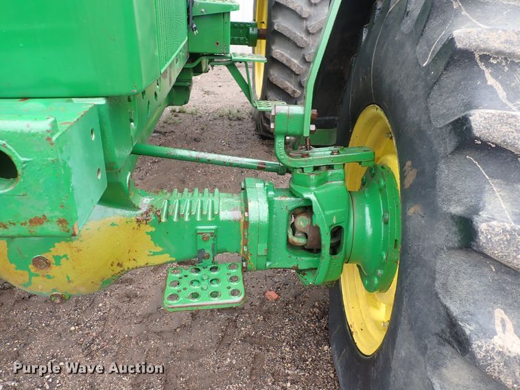 image for item DS7166 1988 John Deere 4450  MFWD tractor