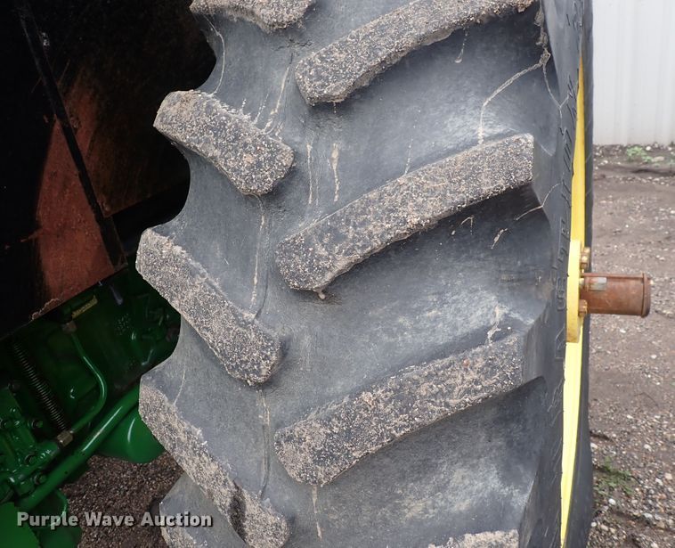 image for item DS7166 1988 John Deere 4450  MFWD tractor