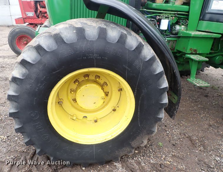 image for item DS7166 1988 John Deere 4450  MFWD tractor