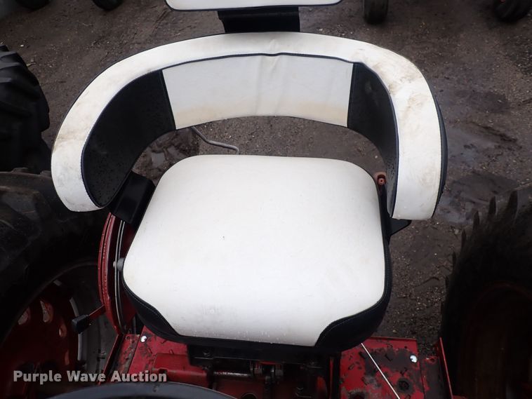 image for item DS7170 International Farmall 856  tractor