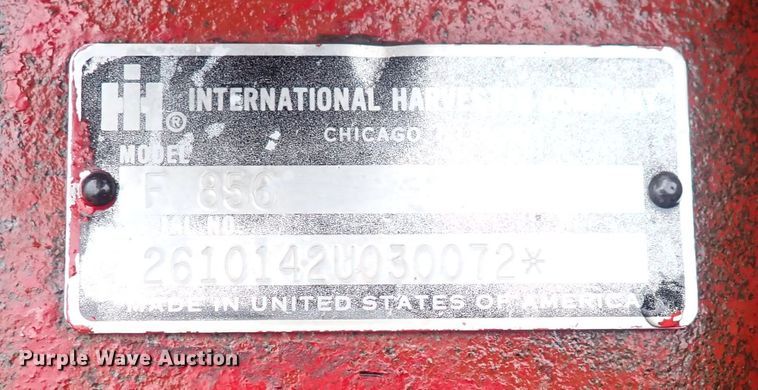 image for item DS7170 International Farmall 856  tractor