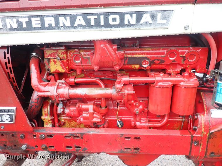 image for item DS7170 International Farmall 856  tractor