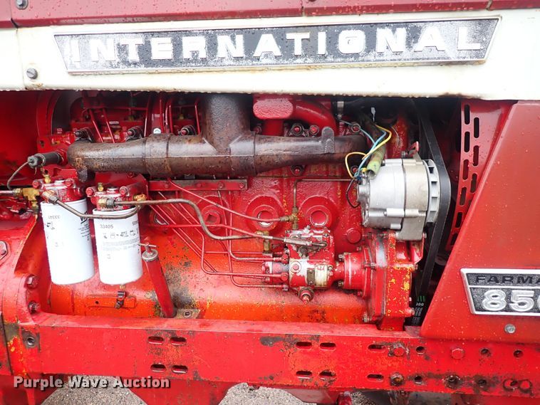 image for item DS7170 International Farmall 856  tractor