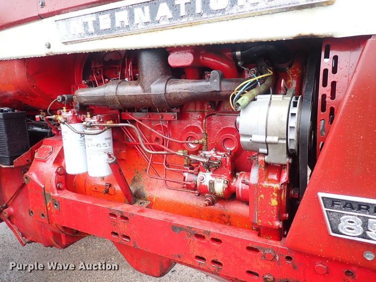 image for item DS7170 International Farmall 856  tractor