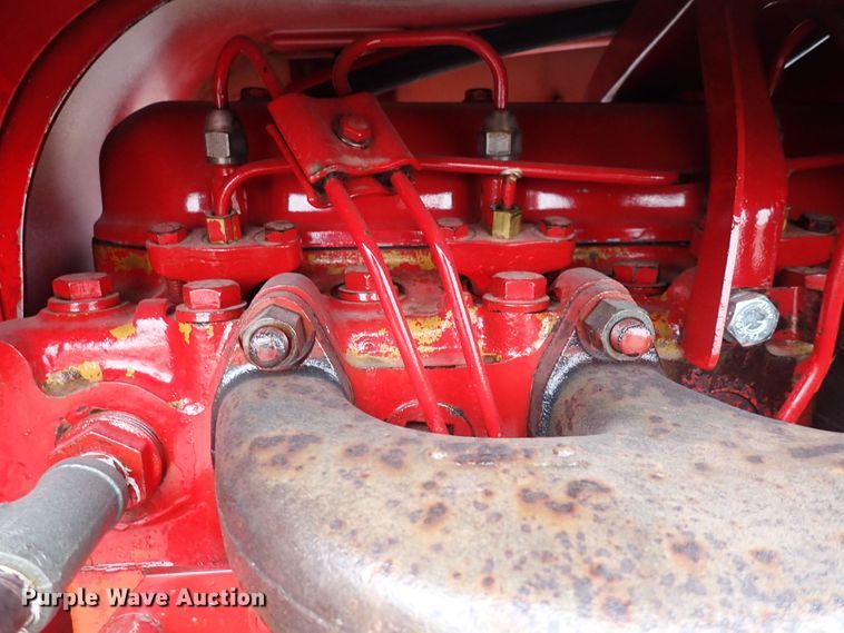 image for item DS7170 International Farmall 856  tractor