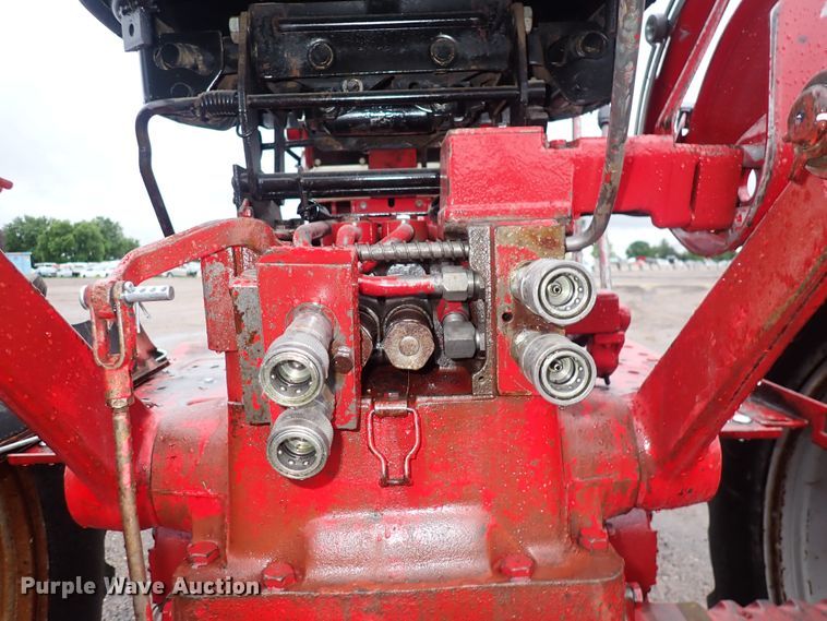 image for item DS7170 International Farmall 856  tractor