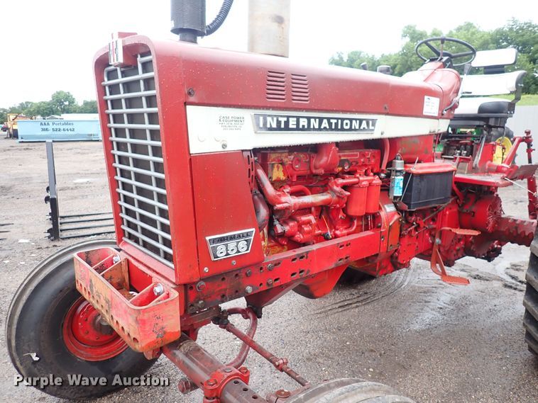 image for item DS7170 International Farmall 856  tractor