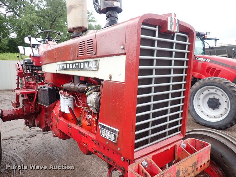 image for item DS7170 International Farmall 856  tractor